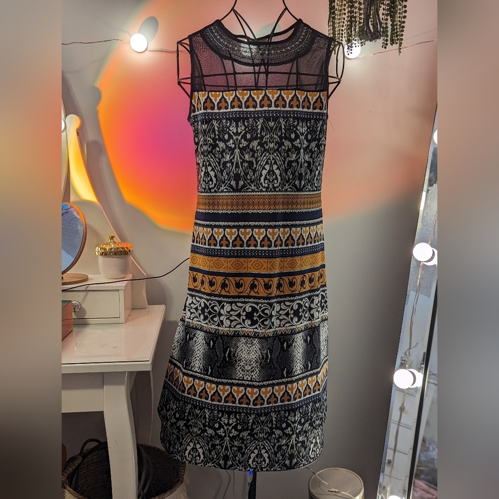 Brochure multi color dress